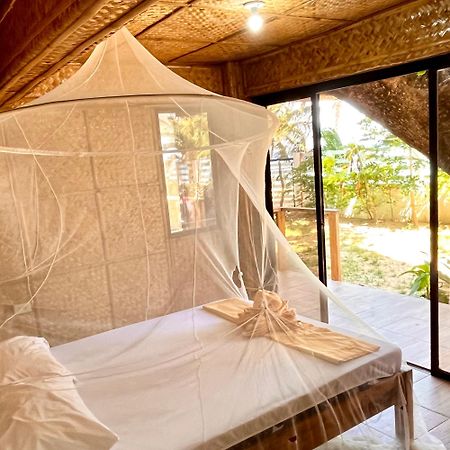 Amami Beachfront Villa With Private Beach Puerto Galera Εξωτερικό φωτογραφία