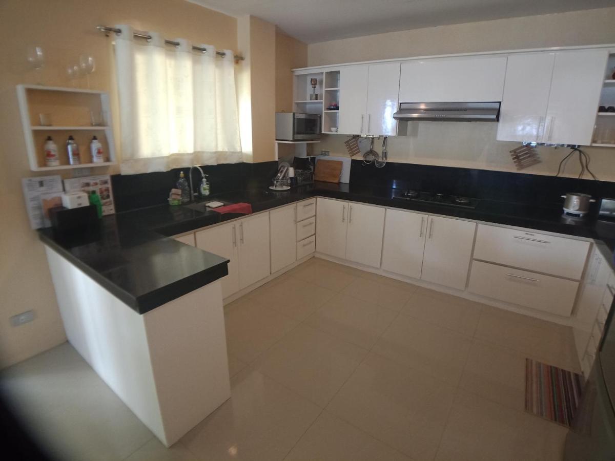 Amami Beachfront Villa With Private Beach Puerto Galera Εξωτερικό φωτογραφία