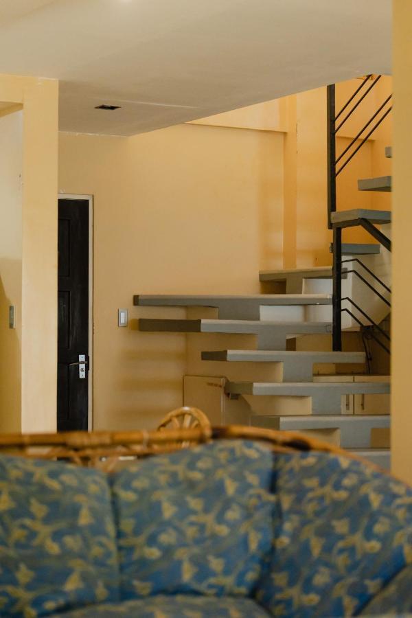 Amami Beachfront Villa With Private Beach Puerto Galera Εξωτερικό φωτογραφία