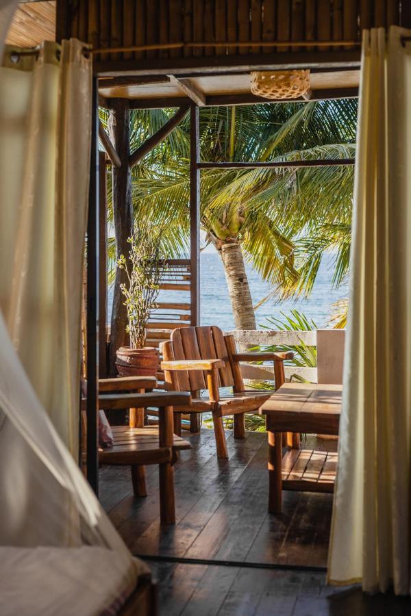 Amami Beachfront Villa With Private Beach Puerto Galera Εξωτερικό φωτογραφία