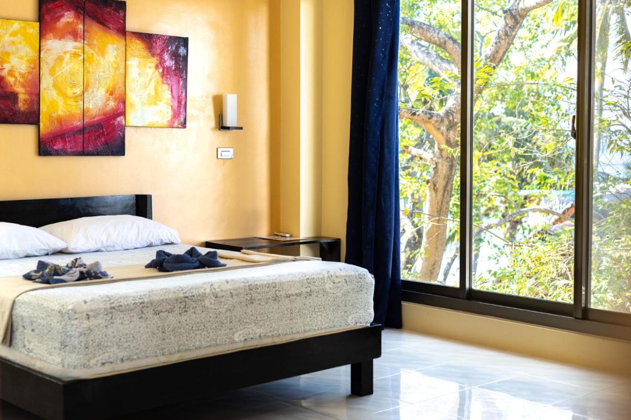Amami Beachfront Villa With Private Beach Puerto Galera Εξωτερικό φωτογραφία
