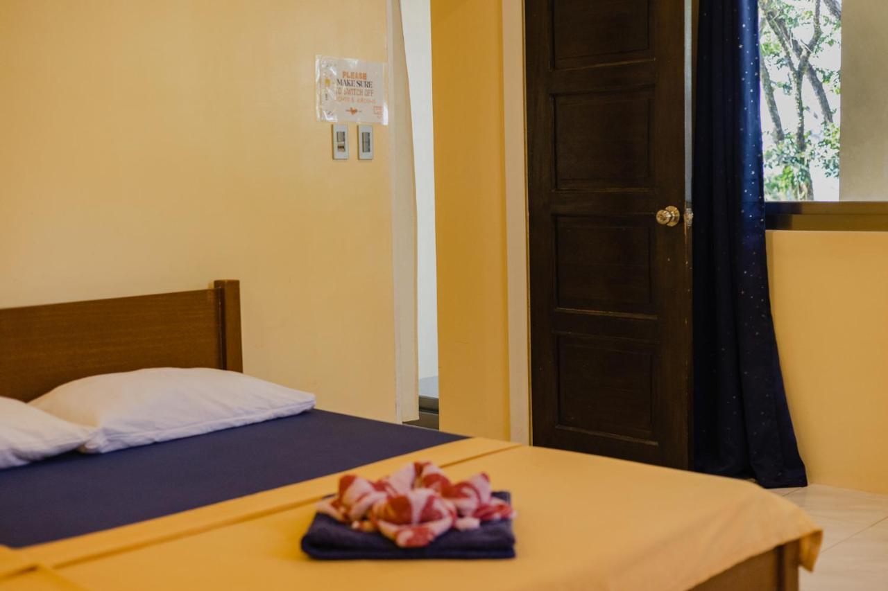Amami Beachfront Villa With Private Beach Puerto Galera Εξωτερικό φωτογραφία