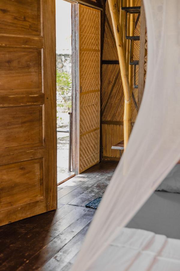 Amami Beachfront Villa With Private Beach Puerto Galera Εξωτερικό φωτογραφία