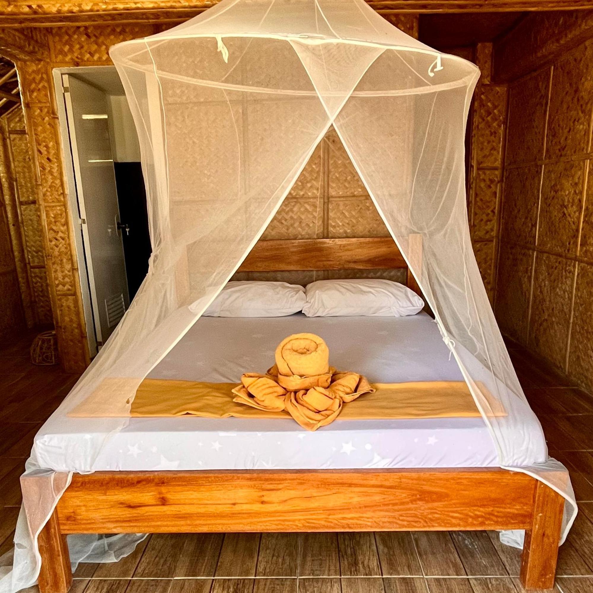 Amami Beachfront Villa With Private Beach Puerto Galera Εξωτερικό φωτογραφία