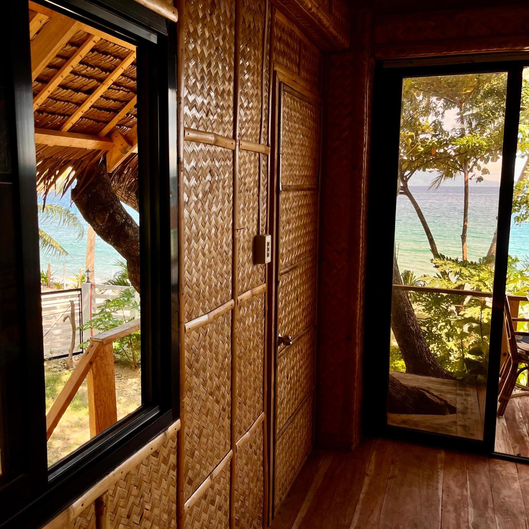 Amami Beachfront Villa With Private Beach Puerto Galera Εξωτερικό φωτογραφία