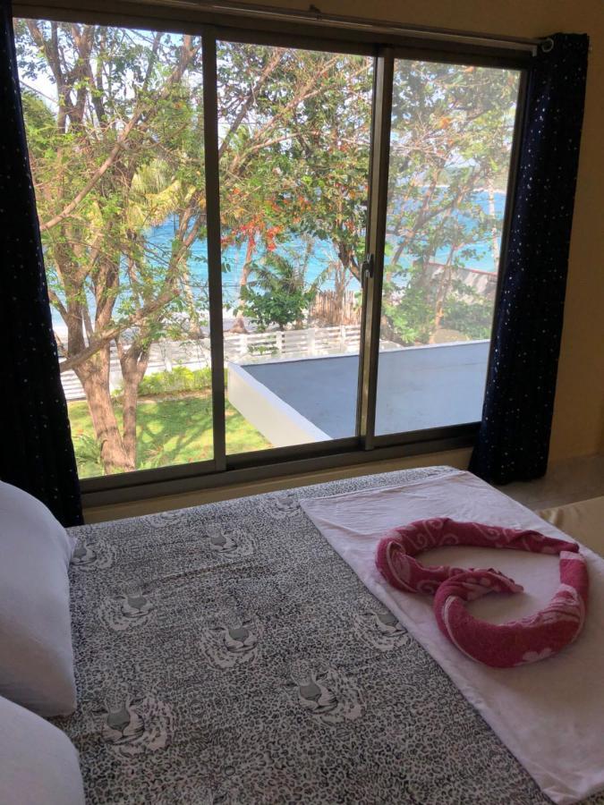 Amami Beachfront Villa With Private Beach Puerto Galera Εξωτερικό φωτογραφία